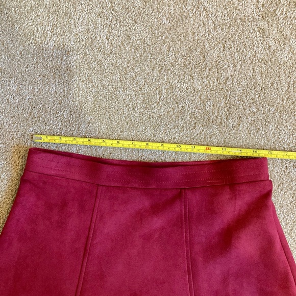Faux suede skirt - Picture 3 of 6